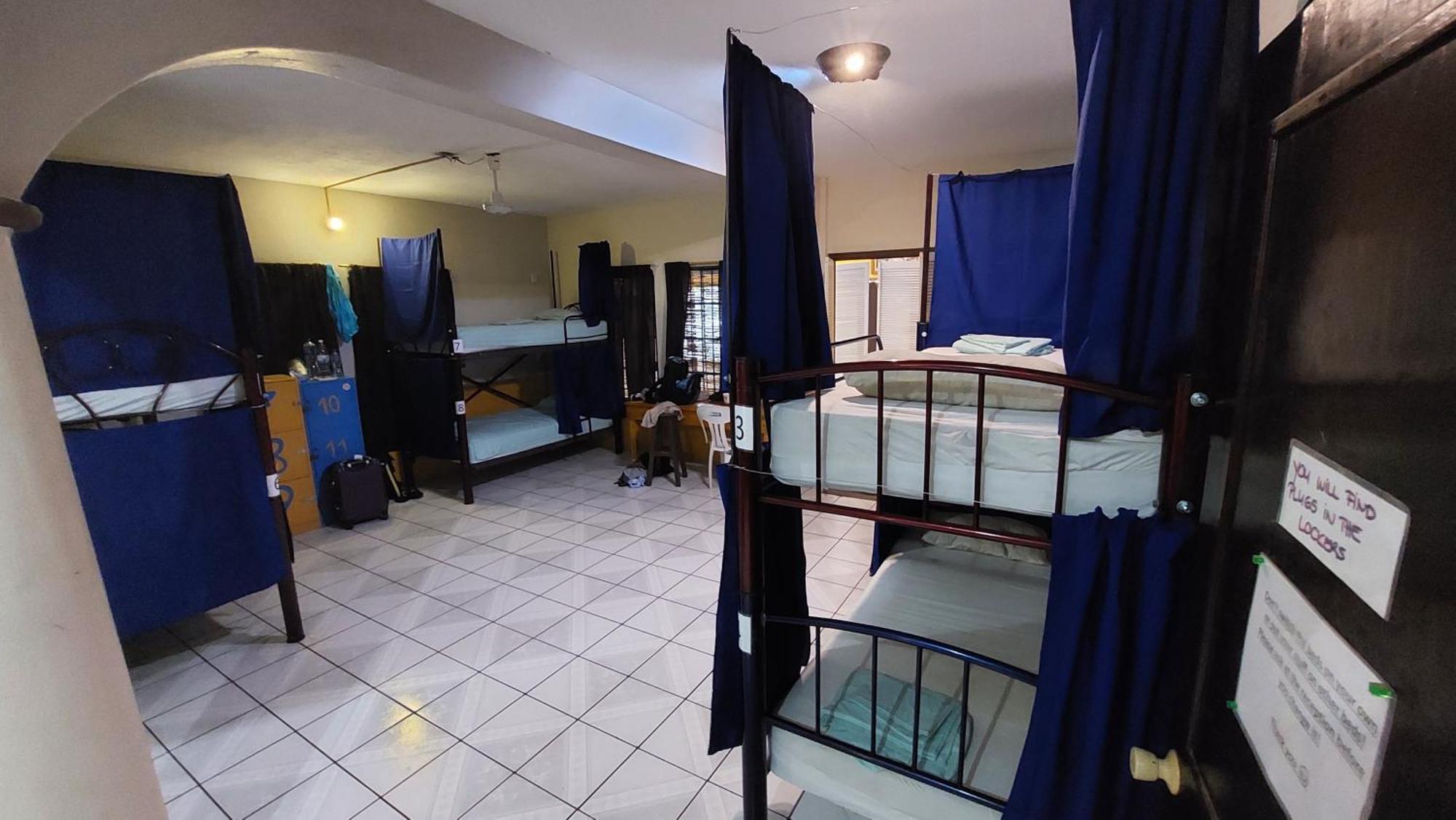 Tower Bridge Hostel Пуерто-Ескондідо Екстер'єр фото