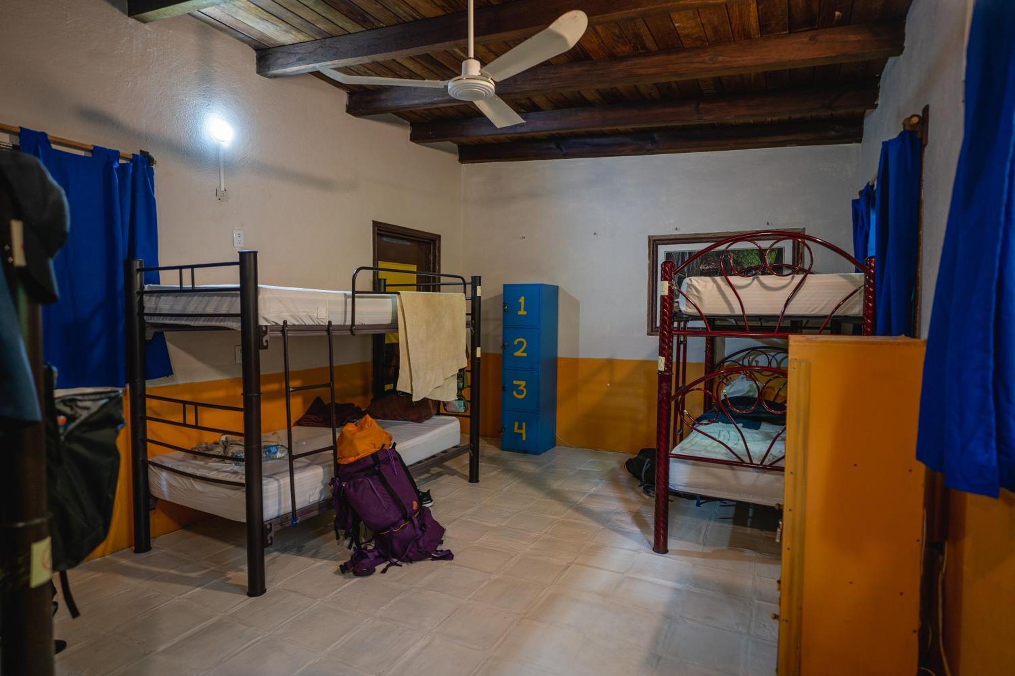 Tower Bridge Hostel Пуерто-Ескондідо Екстер'єр фото